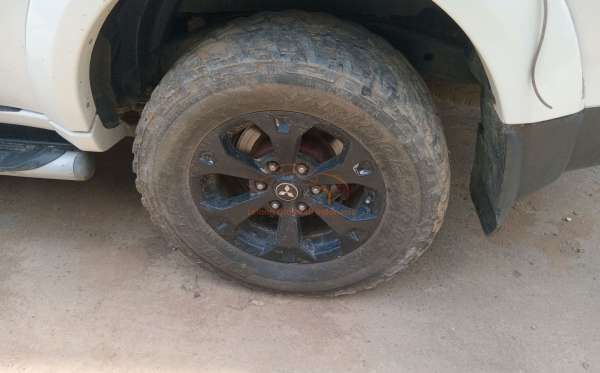 MITSUBISHI  PAJERO  SPORT 2.5HP-E
