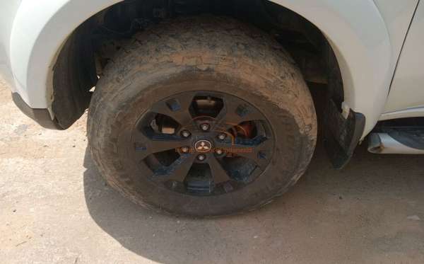 MITSUBISHI  PAJERO  SPORT 2.5HP-E