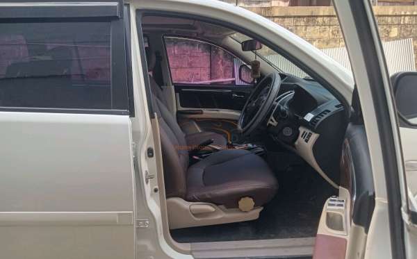 MITSUBISHI  PAJERO  SPORT 2.5HP-E