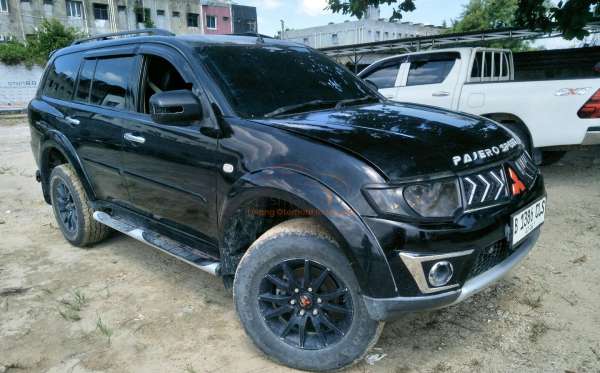 MITSUBISHI PAJERO SPORT 2.5 D EXCEED (4X2)