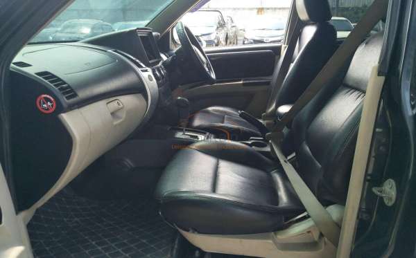 MITSUBISHI PAJERO SPORT 2.5 D EXCEED (4X2)