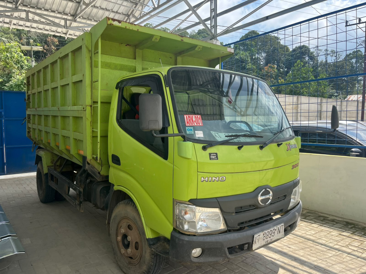 HINO  XZU349R