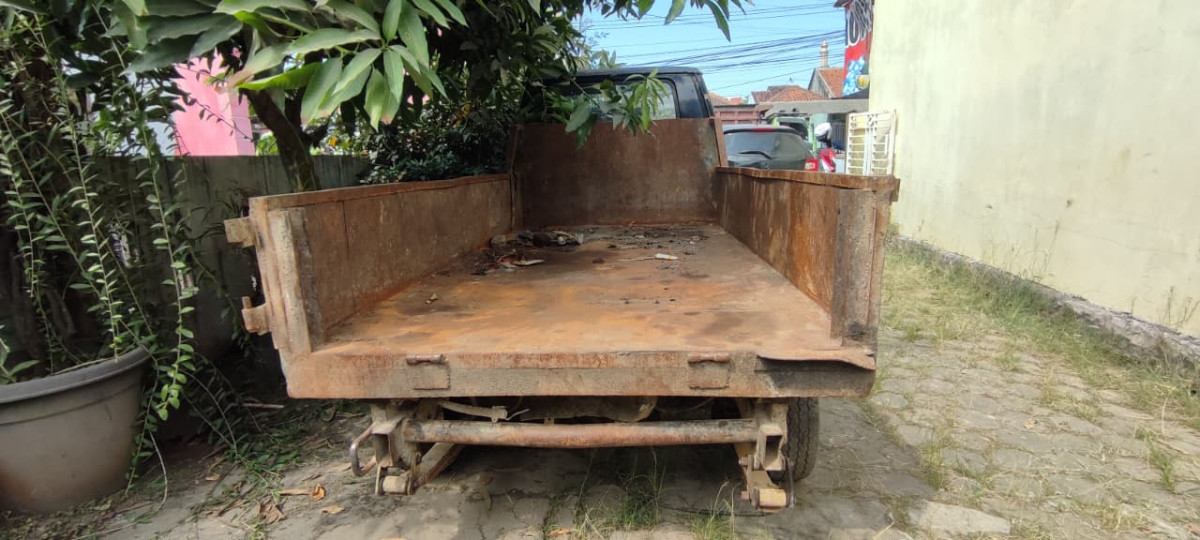 MITSUBISHI L 300