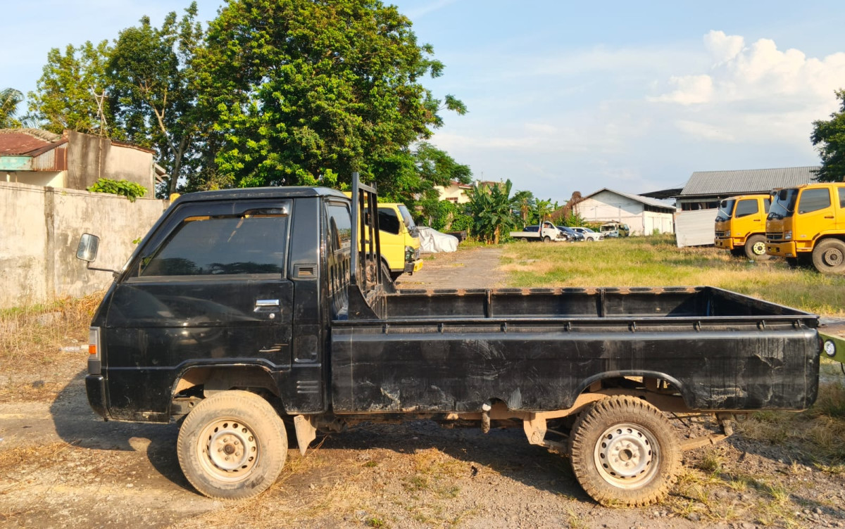 MITSUBISHI  L 300 L300 PU FB-R (4X2)
