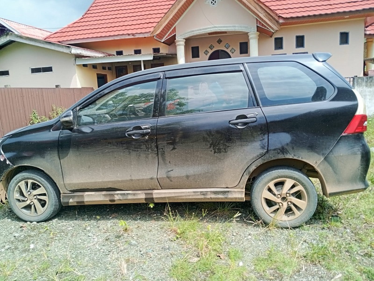 TOYOTA AVANZA VELOZ