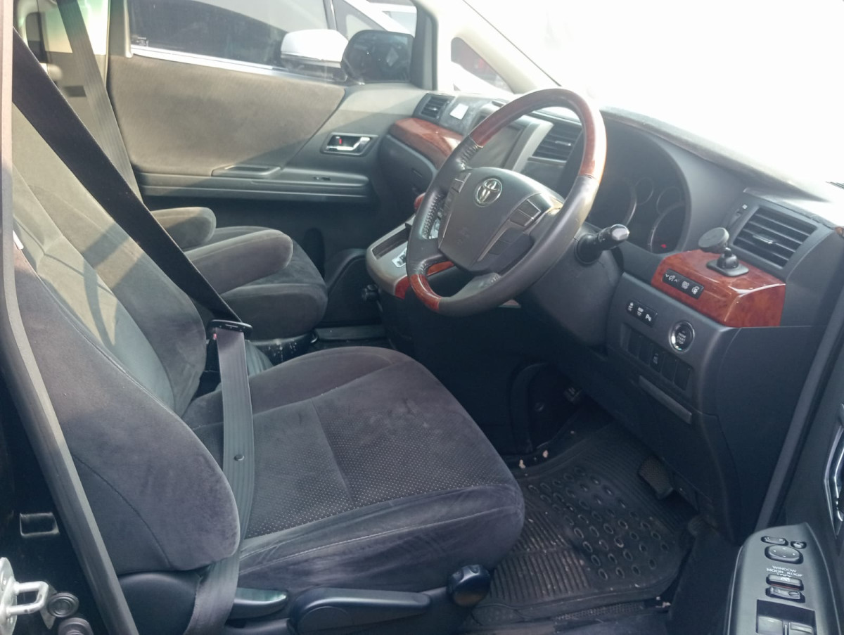 TOYOTA ALPHARD 2.4