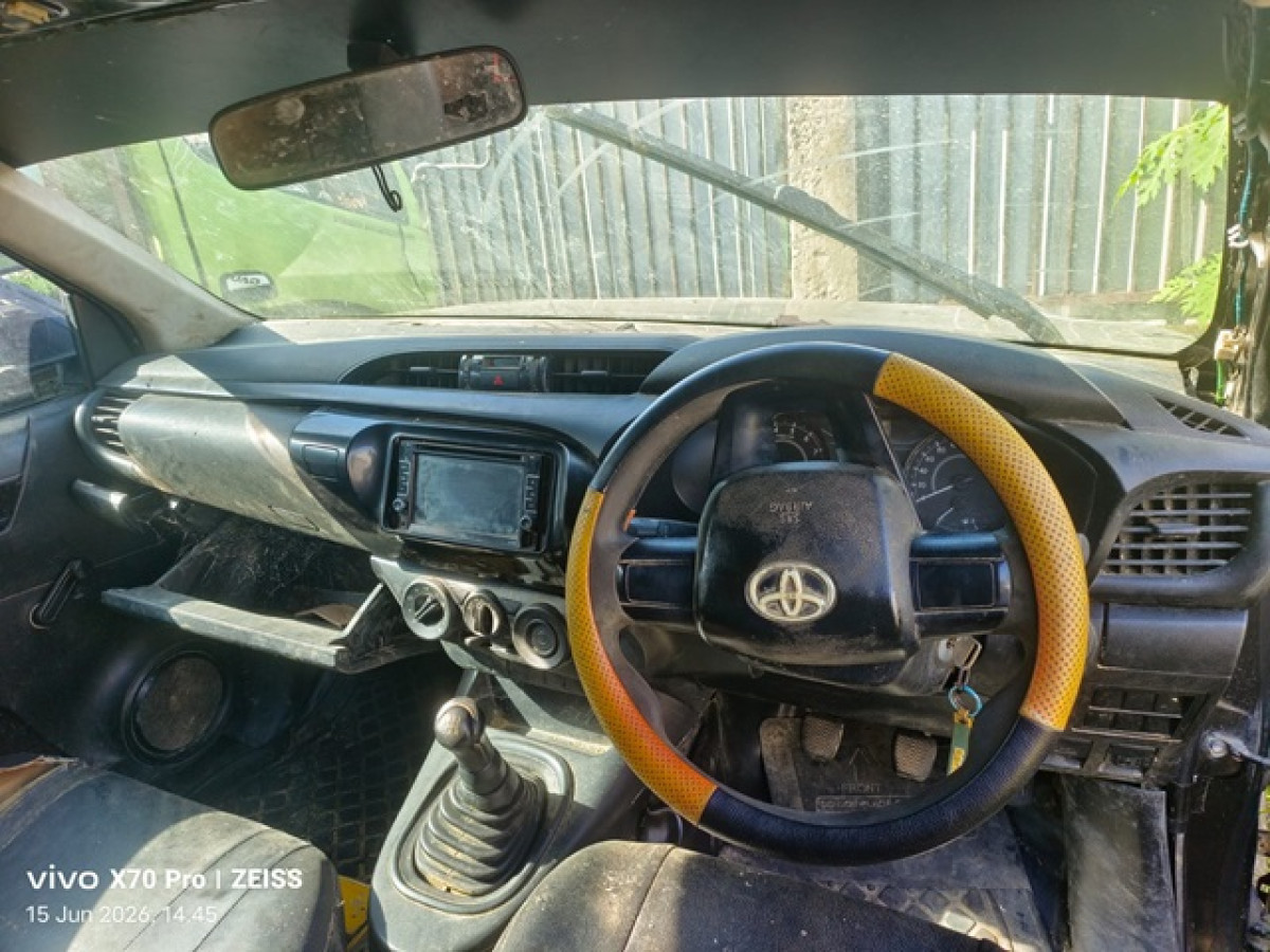 TOYOTA HILUX 4X2 2.0 PU
