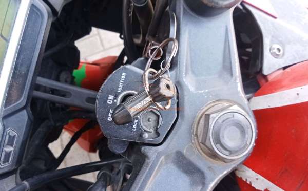 HONDA CBR 150 R