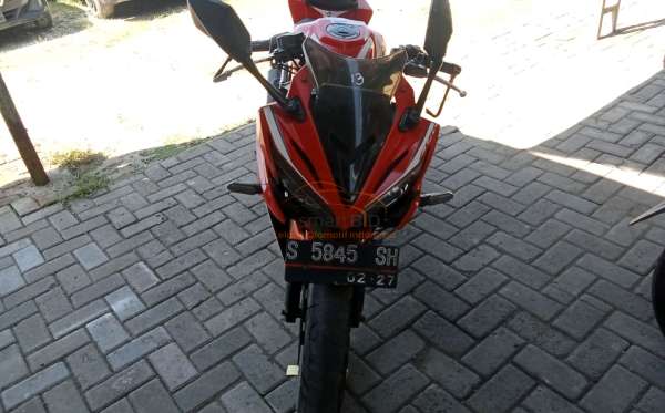 HONDA CBR 150 R