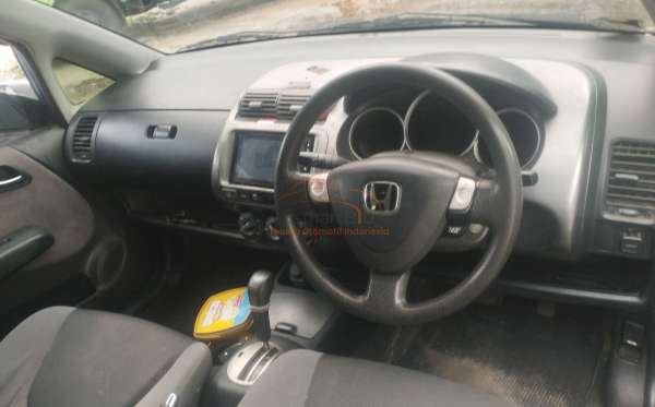 HONDA  JAZZ  GD3 1.5 IDSI AT