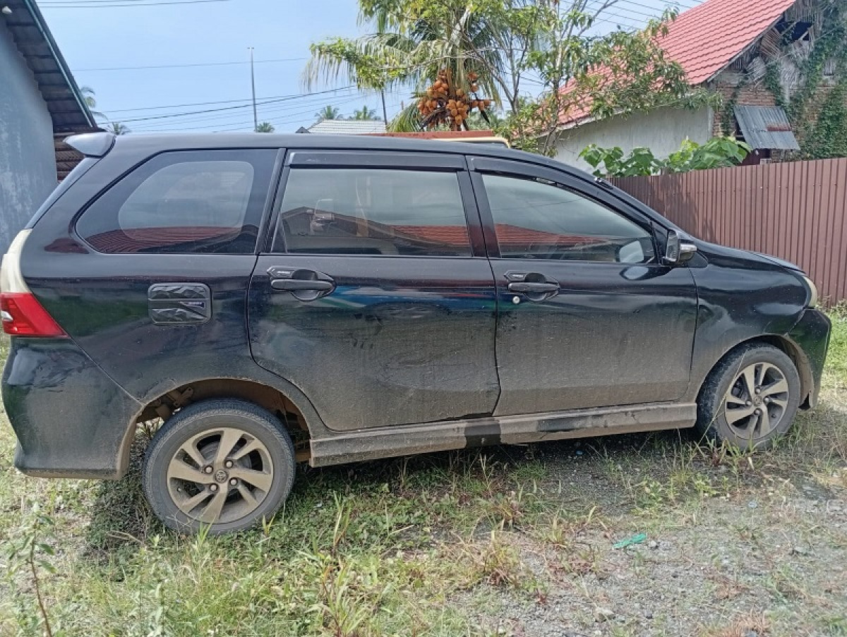 TOYOTA AVANZA VELOZ