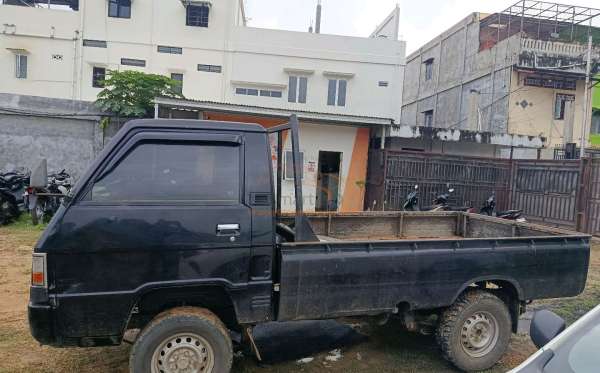 MITSUBISHI L 300