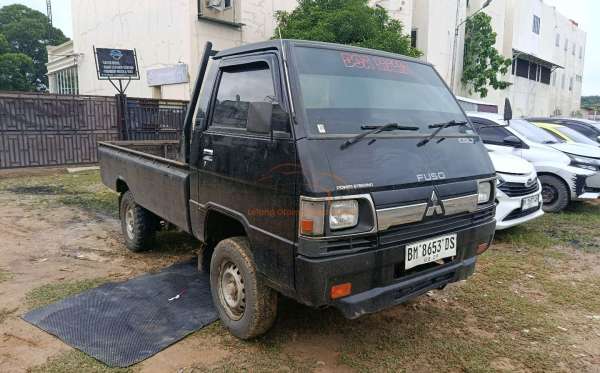 MITSUBISHI L 300