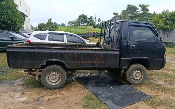 MITSUBISHI L 300