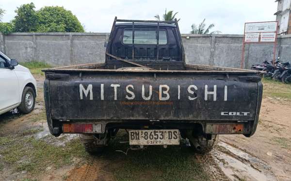 MITSUBISHI L 300