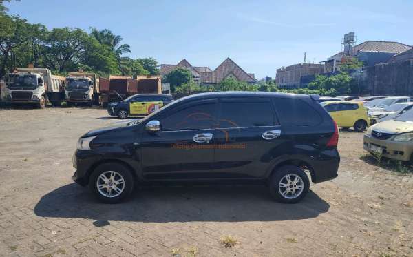 TOYOTA AVANZA