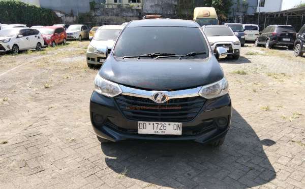 TOYOTA AVANZA