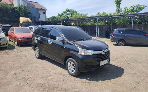 TOYOTA AVANZA