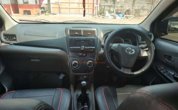TOYOTA AVANZA
