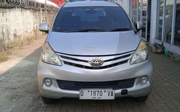 TOYOTA AVANZA 1.3 E