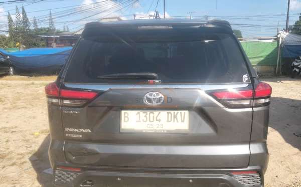 TOYOTA  INNOVA  G