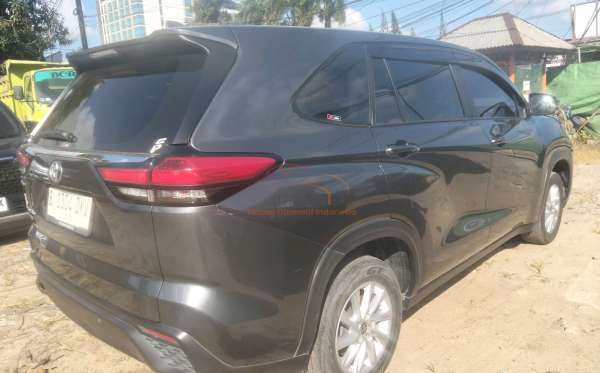 TOYOTA  INNOVA  G