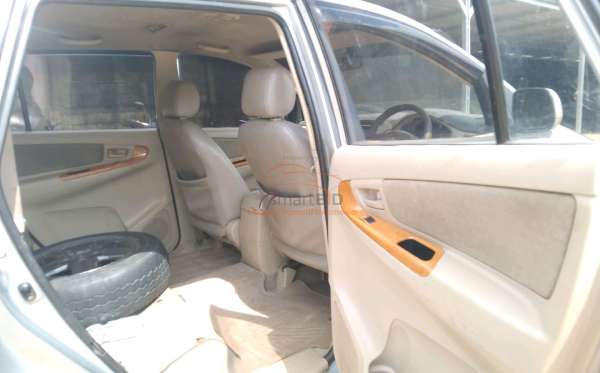 TOYOTA KIJANG INNOVA G