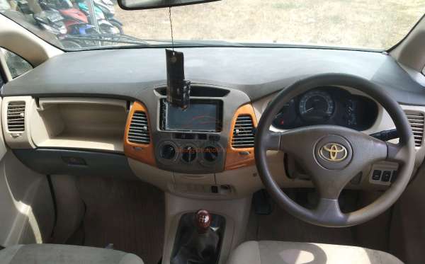 TOYOTA KIJANG INNOVA G