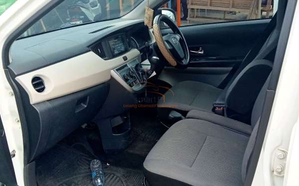 DAIHATSU SIGRA R