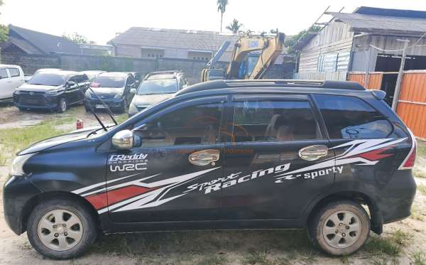 DAIHATSU XENIA D