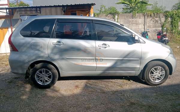 DAIHATSU  XENIA