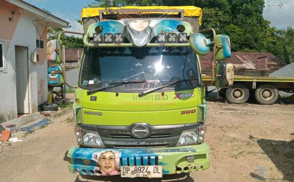 HINO XZU349R