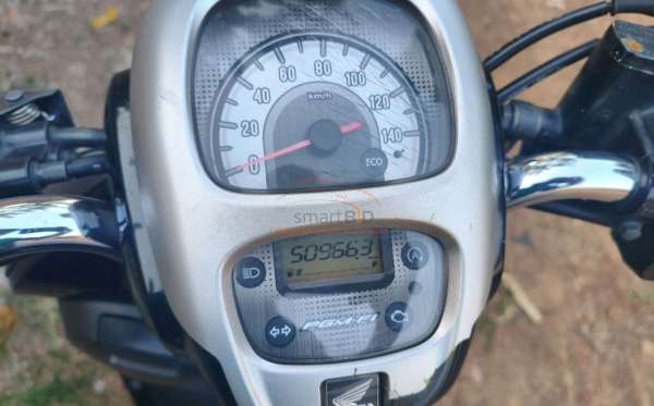 HONDA SCOOPY ESP STYLISH ISS