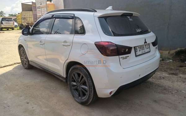 MITSUBISHI  OUTLANDER SPORT