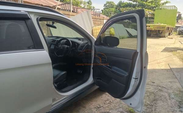 MITSUBISHI  OUTLANDER SPORT