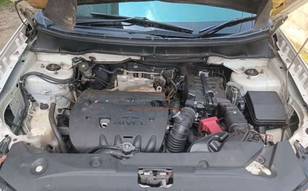 MITSUBISHI  OUTLANDER SPORT