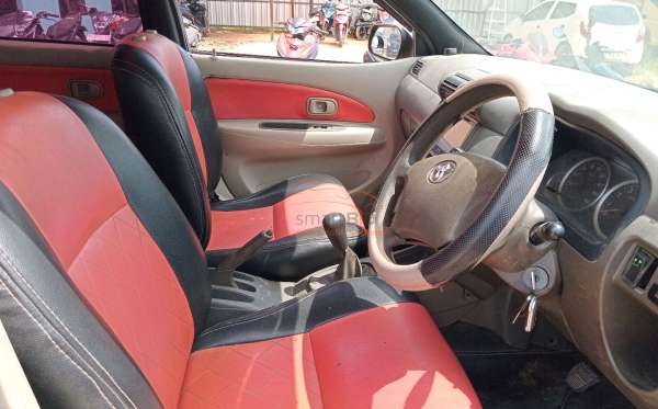 TOYOTA AVANZA E