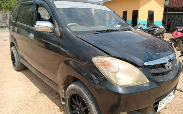 TOYOTA AVANZA E