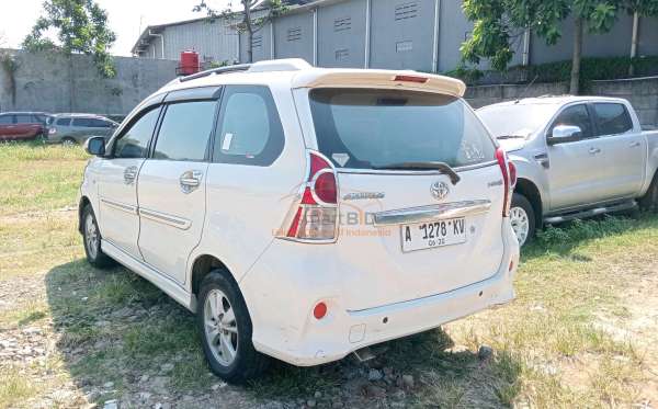 TOYOTA AVANZA VELOZ