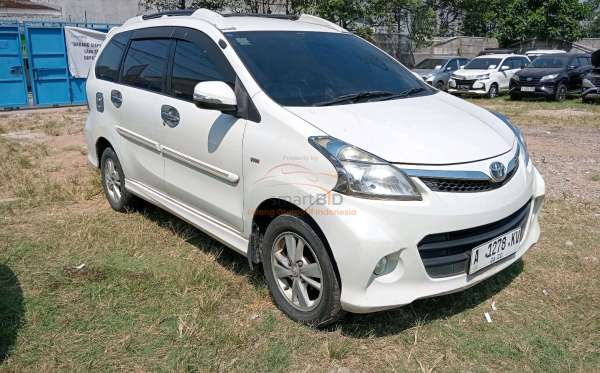 TOYOTA AVANZA VELOZ