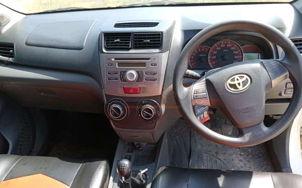 TOYOTA AVANZA VELOZ