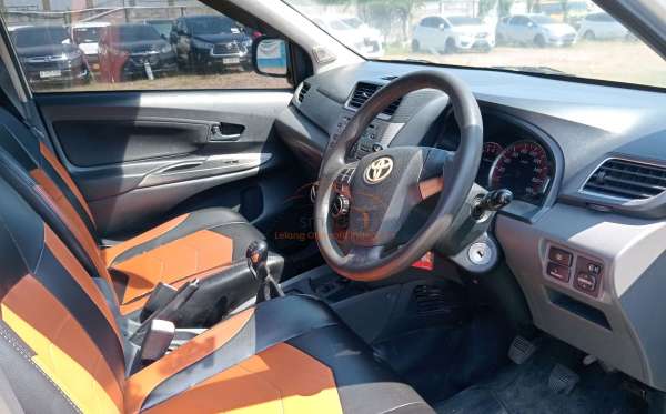TOYOTA AVANZA VELOZ