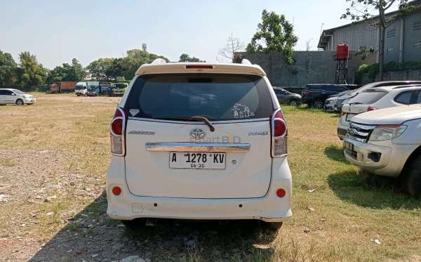TOYOTA AVANZA VELOZ