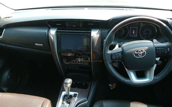 TOYOTA FORTUNER 2.7 SRZ