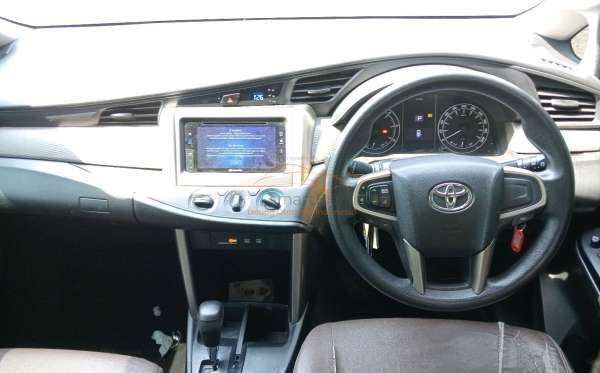 TOYOTA INNOVA 2.4 G