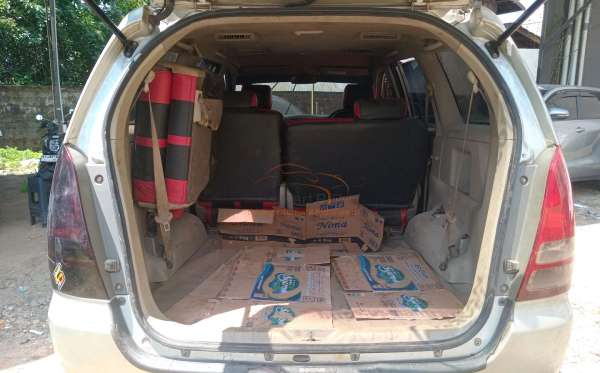 TOYOTA INNOVA