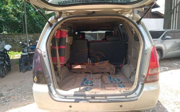 TOYOTA INNOVA