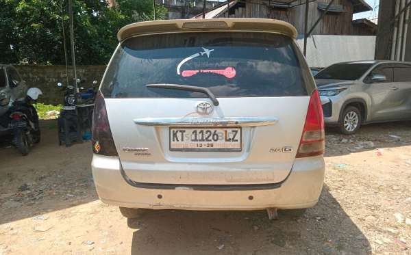 TOYOTA INNOVA