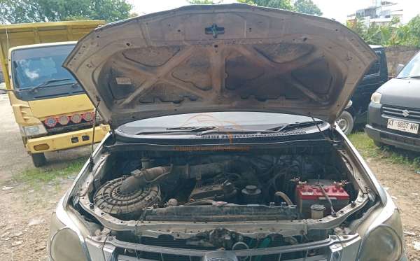 TOYOTA INNOVA
