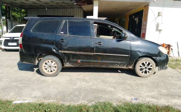 TOYOTA INNOVA G